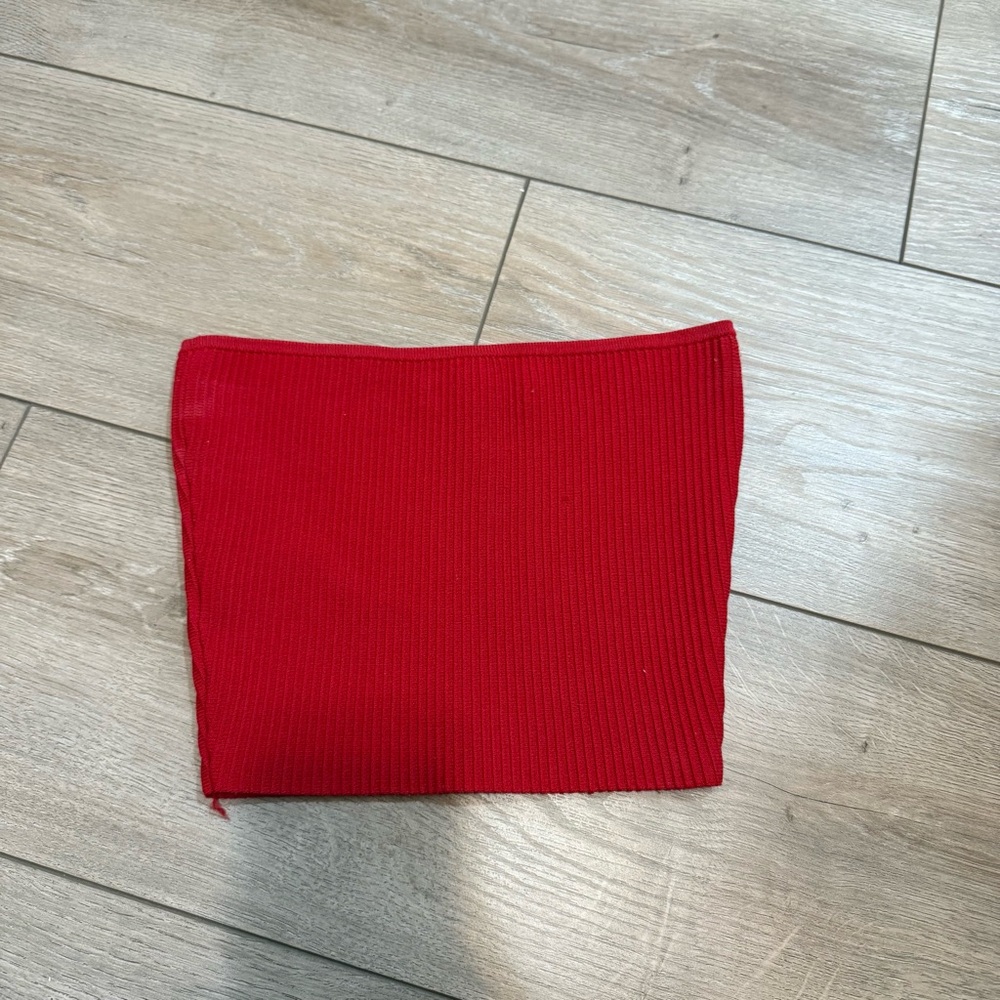 Red Ribbed Women's Strapless Crop Top - Picture 3 of 4